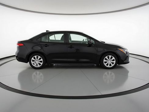 Used 2025 Toyota Corolla LE FWD image 11