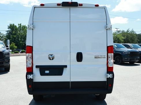 Used 2025 RAM ProMaster 2500 FWD image 8