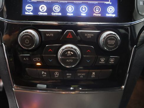 Certified 2022 Jeep Grand Cherokee Laredo X AWD/4WD image 36