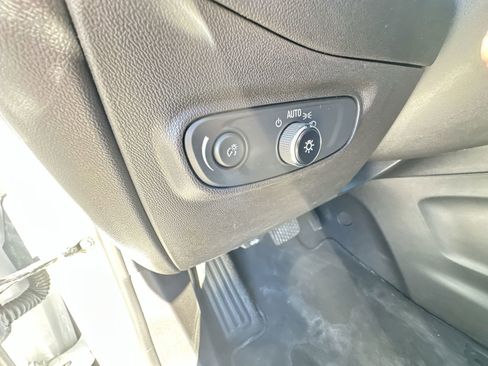 Used 2024 Chevrolet Equinox LS w/ LS Convenience Package image 17