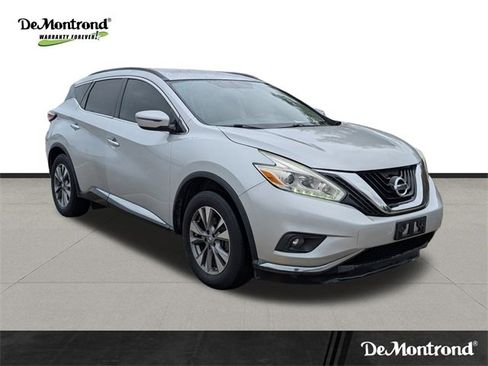 Used 2017 Nissan Murano SV image 3
