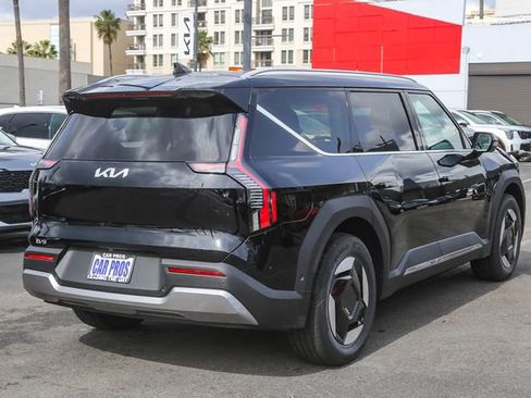 New 2026 Kia EV9 Wind image 17