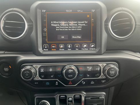 Used 2023 Jeep Wrangler Sahara w/ Cold Weather Group image 19