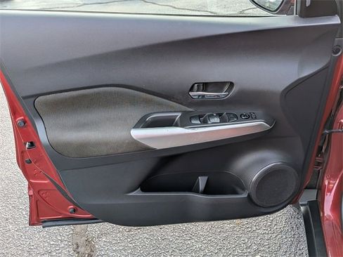 Used 2020 Nissan Kicks SV image 12