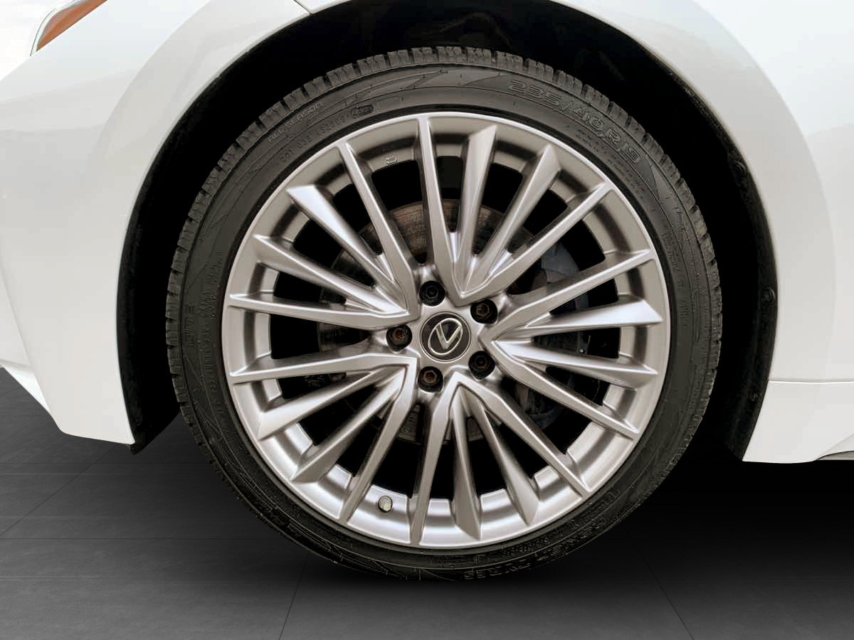 Used 2021 Lexus IS 300 AWD image 10