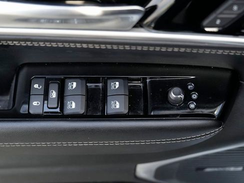 Used 2023 Jeep Wagoneer L Series II image 30