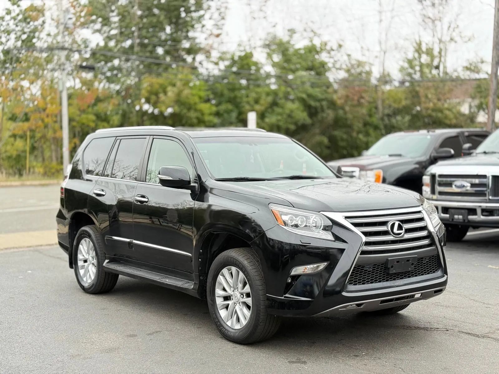 Used 2017 Lexus GX 460 Premium w/ Premium Package AWD/4WD image 4