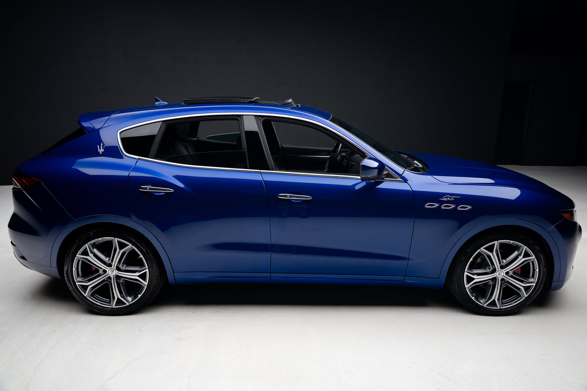 Used 2023 Maserati Levante GT AWD/4WD image 37