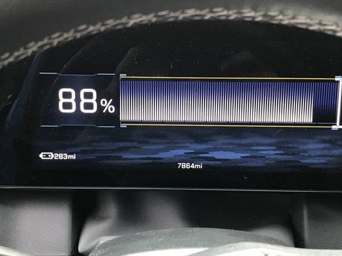 Used 2024 Chevrolet Equinox EV LT FWD image 9