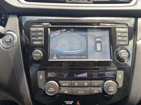 Used 2016 Nissan Rogue SV w/ SV Premium Package AWD/4WD image 18