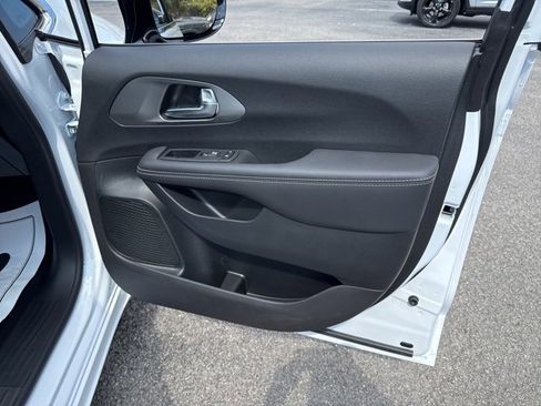 New 2026 Chrysler Voyager LX image 25