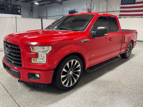 Used 2015 Ford F150 XLT w/ Equipment Group 302A Luxury AWD/4WD image 4