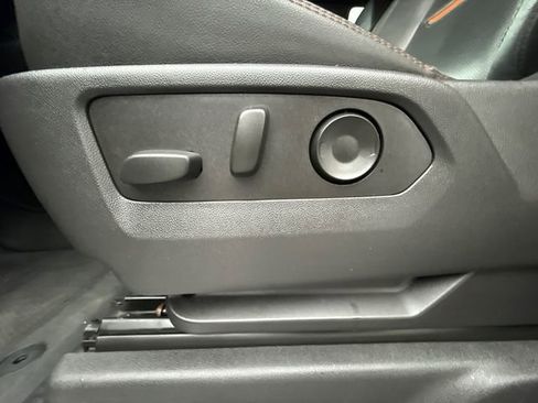 Used 2023 GMC Sierra 1500 AT4 w/ Technology Package image 36