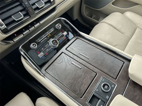 Used 2021 Lincoln Navigator Reserve w/ Luxury Package image 22