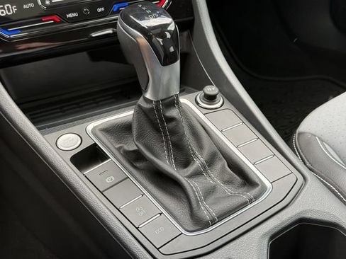 Used 2026 Volkswagen Jetta SE FWD image 20