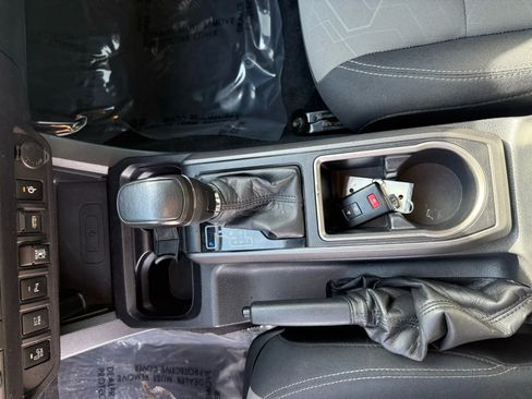 Used 2021 Toyota Tacoma TRD Sport w/ Technology Package image 13