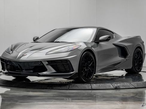 Used 2022 Chevrolet Corvette Stingray Preferred Cpe w/ Z51 Performance Package RWD image 6