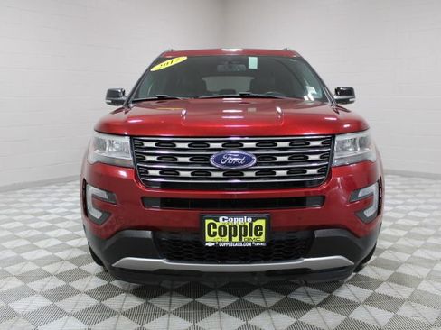 Used 2017 Ford Explorer XLT w/ Equipment Group 202A AWD/4WD image 6
