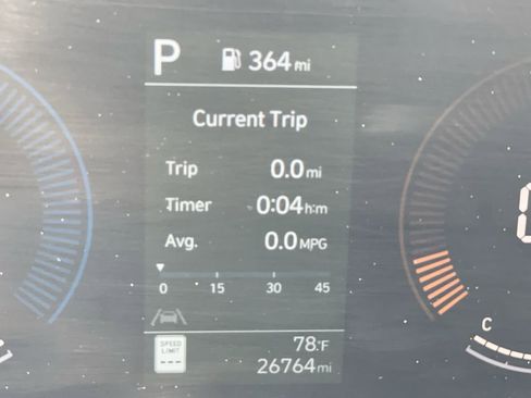 Used 2025 Hyundai Kona SEL AWD/4WD image 3
