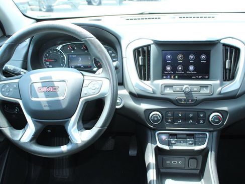 Used 2024 GMC Terrain SLE FWD image 19