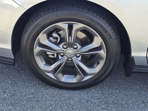 Used 2024 Honda Accord EX image 9