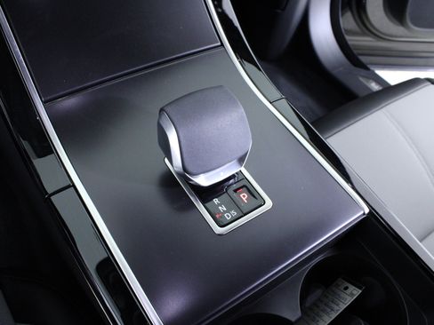 New 2026 Land Rover Range Rover Velar Dynamic SE image 22