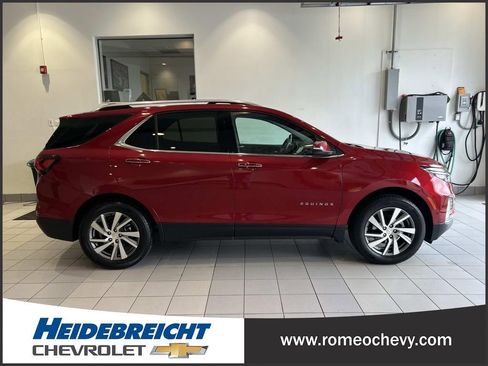 Used 2023 Chevrolet Equinox Premier AWD/4WD image 2