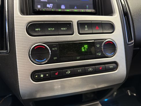 Used 2010 Ford Edge SEL image 21