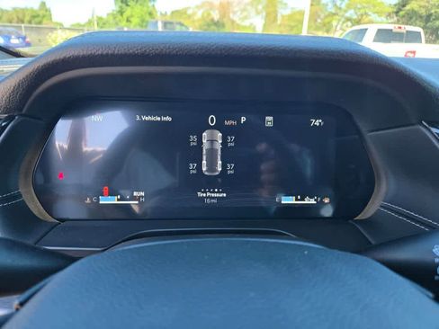 New 2026 Jeep Grand Cherokee Altitude image 16