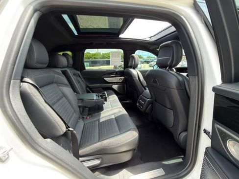 Used 2024 Lincoln Nautilus Reserve w/ Equipment Group 203A AWD/4WD image 11