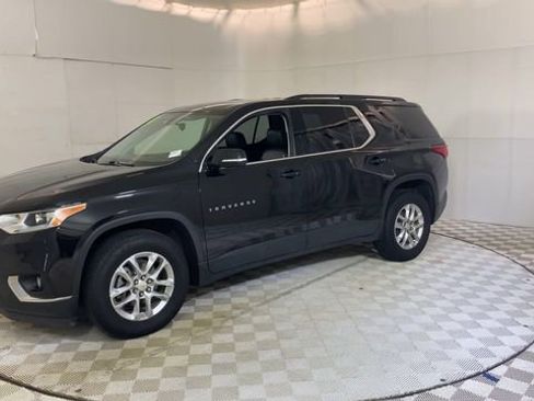 Used 2019 Chevrolet Traverse LT FWD image 7