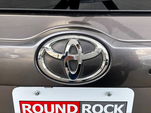 Used 2016 Toyota Highlander XLE image 30