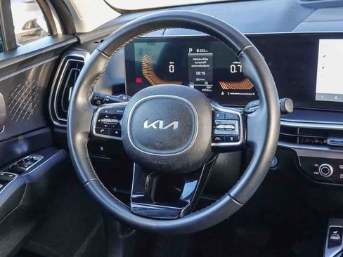 Used 2024 Kia Sorento S image 14