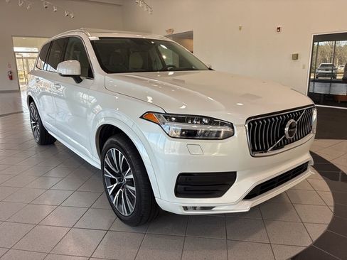 Used 2022 Volvo XC90 T6 Momentum w/ Advanced Package image 1