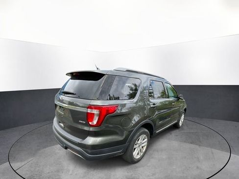 Used 2019 Ford Explorer XLT w/ Equipment Group 202A AWD/4WD image 7