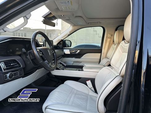 Used 2021 Lincoln Navigator Black Label w/ Cargo Convenience Package image 17