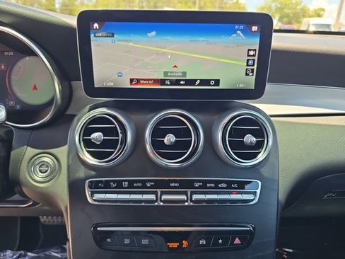 Used 2022 Mercedes-Benz GLC 300 image 17