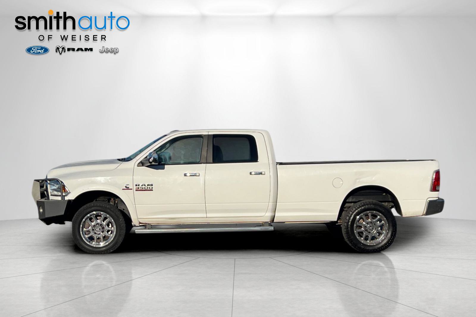 Used 2014 RAM 3500 Laramie w/ Convenience Group AWD/4WD image 8