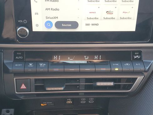 Certified 2025 Toyota Camry SE image 29