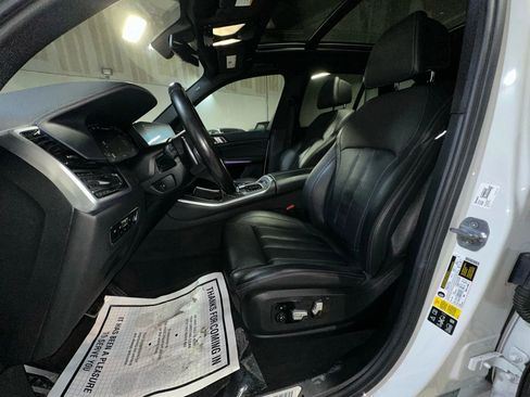 Used 2020 BMW X5 M50i w/ Premium Package image 25