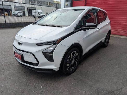 Used 2022 Chevrolet Bolt LT w/ Infotainment Package image 6