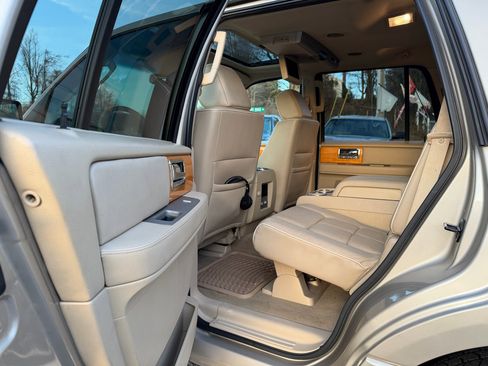 Used 2008 Lincoln Navigator 4WD image 18