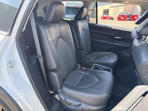 Used 2024 Toyota Grand Highlander AWD image 37