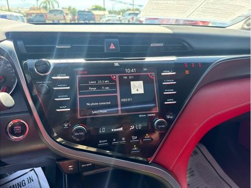 Used 2019 Toyota Camry XSE FWD image 16