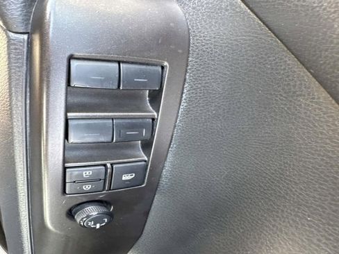 Used 2023 Toyota Camry SE image 8