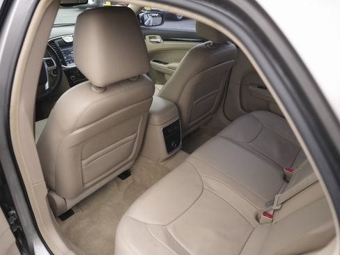 Used 2014 Chrysler 300 image 11