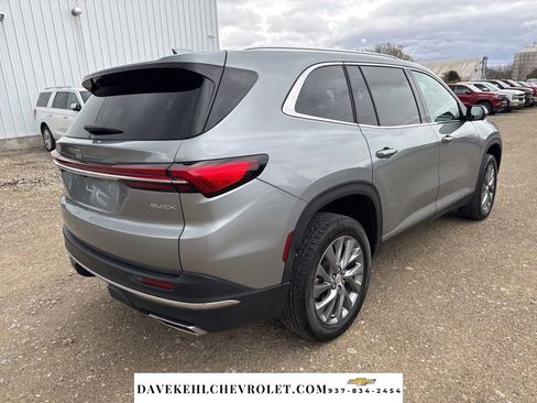 Used 2025 Buick Enclave Preferred w/ Power Package image 5