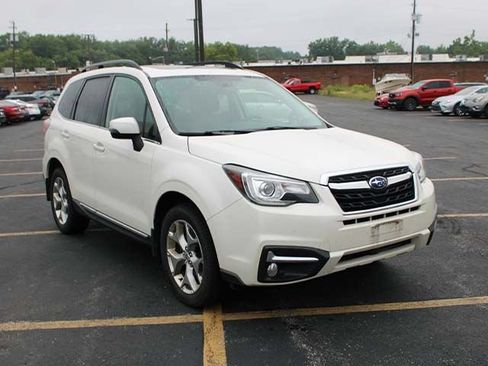 Used 2018 Subaru Forester 2.5i Touring w/ Popular Package #2 AWD/4WD image 4