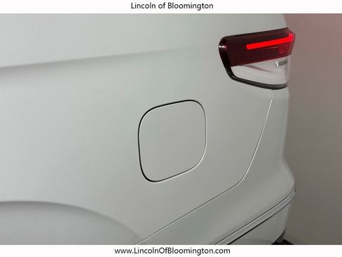 Certified 2024 Lincoln Navigator L Reserve AWD/4WD image 15