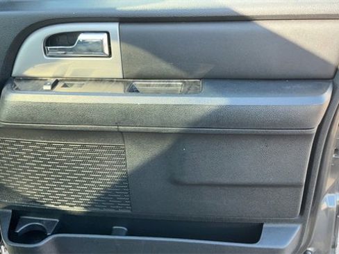 Used 2016 Ford Expedition Limited w/ Equipment Group 301A image 9